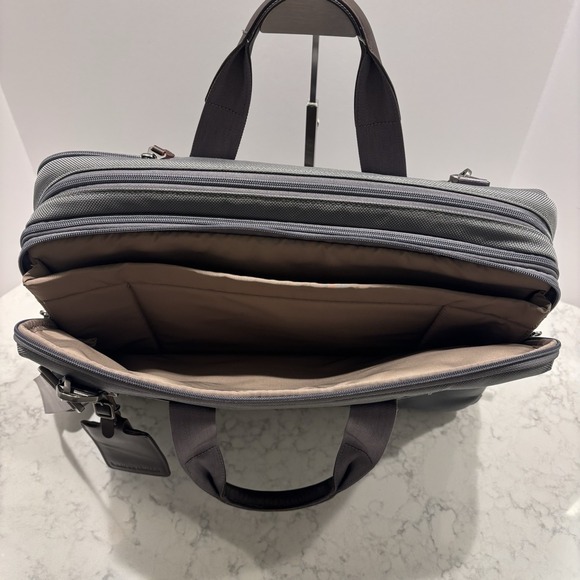 Briggs & Riley Large Expandable Briefcase Work Model KB437X-10 In Gray - Picture 14 of 14